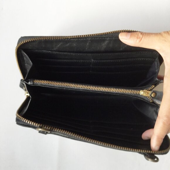 Esprit de Corp Black Faux? Leather Zipper Around Wallet Purse - Picture 5 of 5